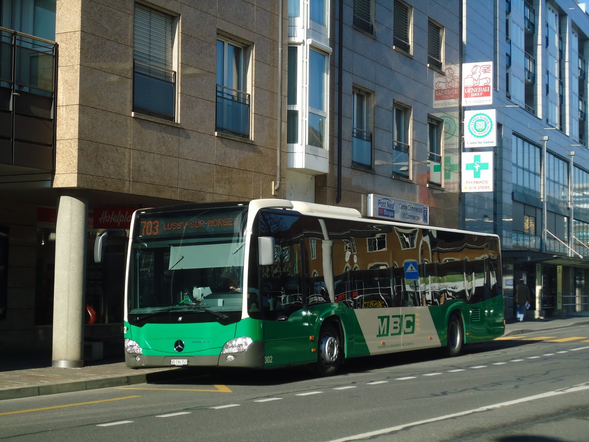 (138'174) - MBC Morges - Nr. 302/VD 196'152 - Mercedes am 9. M�rz 2012 beim Bahnhof Morges