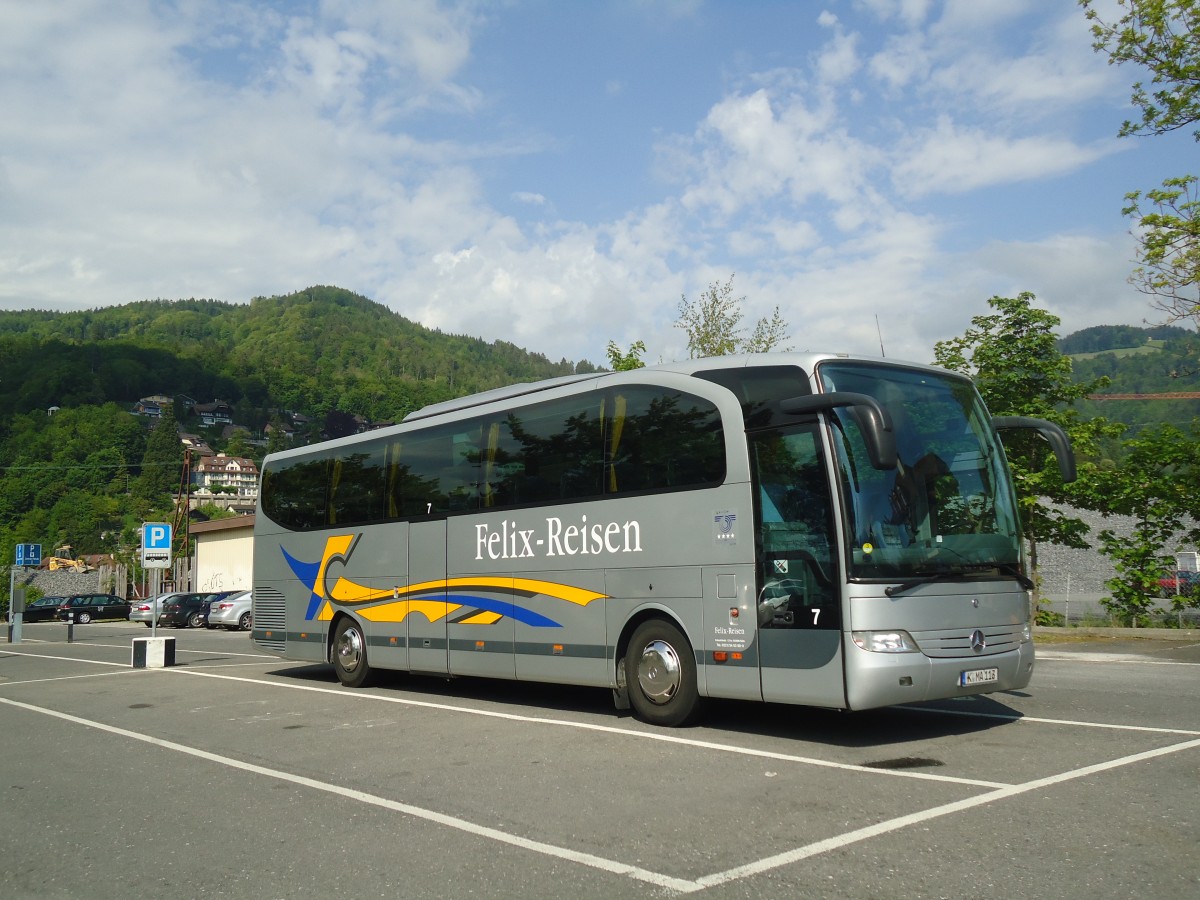 (138'976) - Aus Deutschland: Felix-Reisen, K�ln - Nr. 7/K-MA 113 - Mercedes am 19. Mai 2012 in Thun, Seestrasse