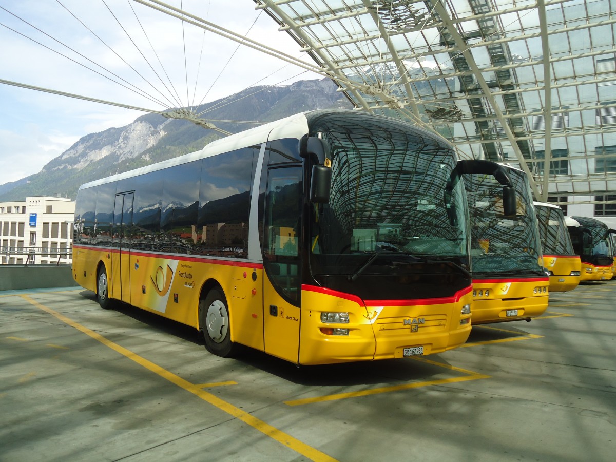 (138'994) - PostAuto Graub�nden - GR 162'983 - MAN am 20. Mai 2012 in Chur, Postautostation