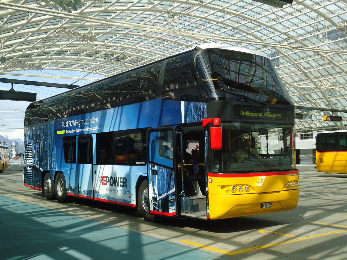 (139'004) - PostAuto Graub�nden - GR 162'999 - Neoplan am 20. Mai 2012 in Chur, Postautostation