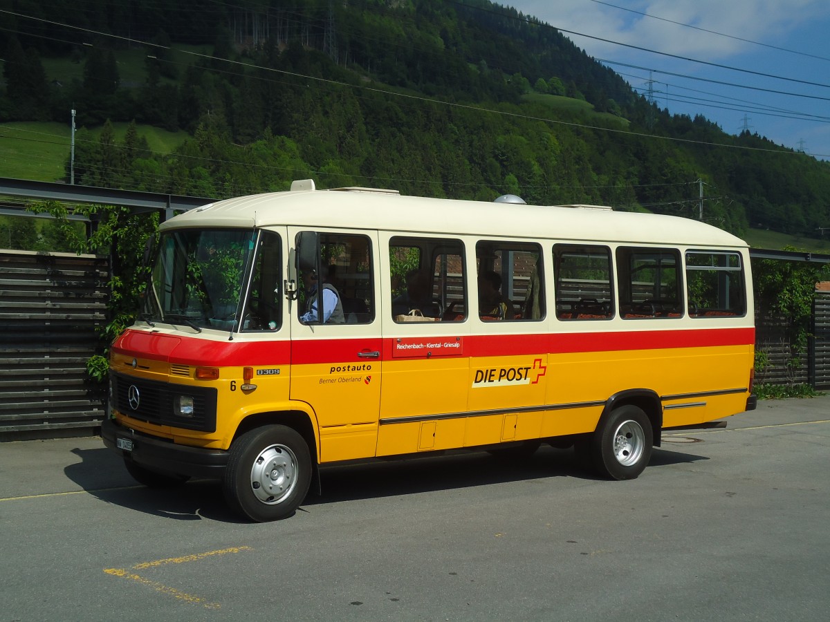 (139'155) - M�ller, Ennetmoos - Nr. 6/NW 14'055 - Mercedes (ex Portenier, Adelboden Nr. 6; ex Geiger, Adelboden Nr. 6) am 28. Mai 2012 beim Bahnhof Reichenbach