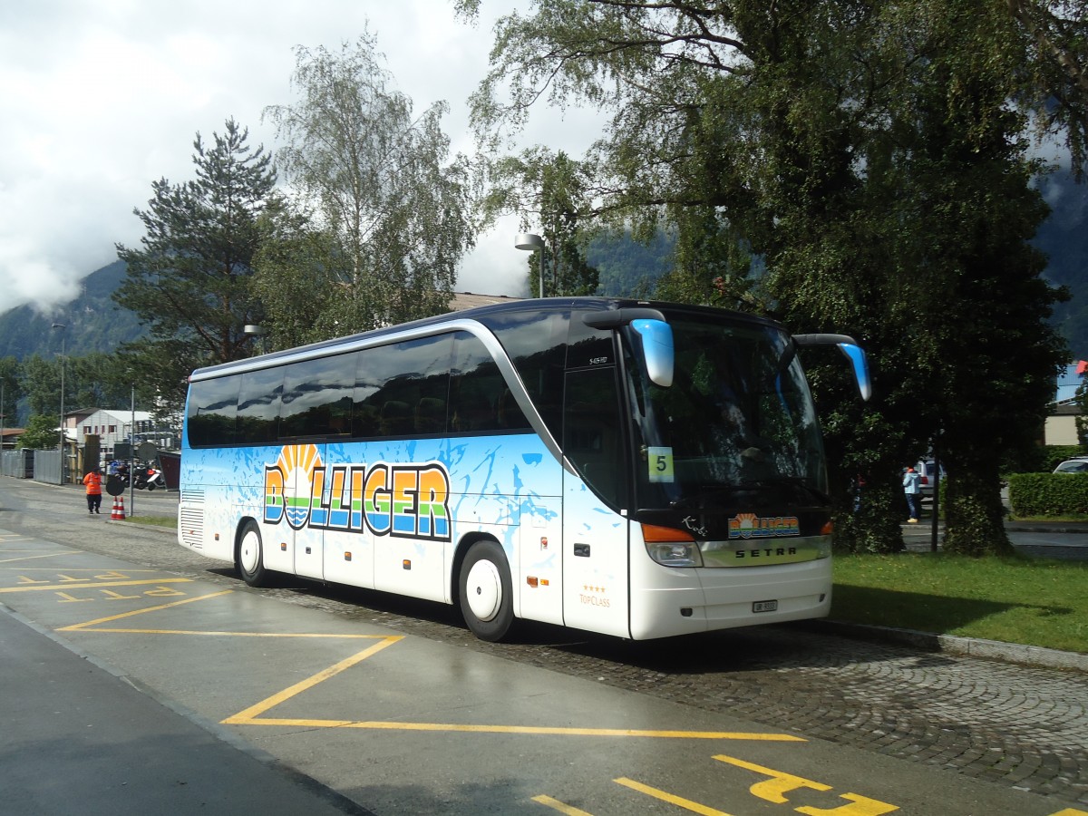 (139'366) - Bolliger, Untersch�chen - UR 9333 - Setra am 11. Juni 2012 beim Bahnhof Fl�elen