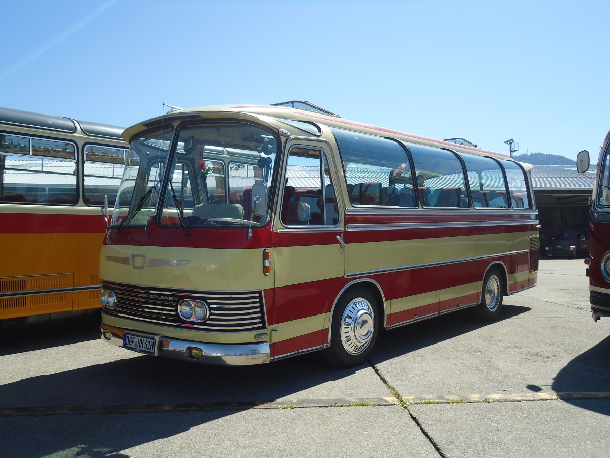 (139'664) - Aus Deutschland: Auw�rter Museum, Stuttgart - DGF-NH 61H - Neoplan am 16. Juni 2012 in Hinwil, AMP