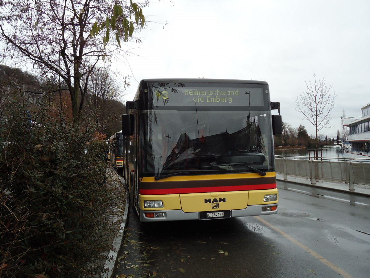 (142'309) - STI Thun - Nr. 77/BE 274'177 - MAN am 4. Dezember 2012 bei der Schiffl�ndte Thun