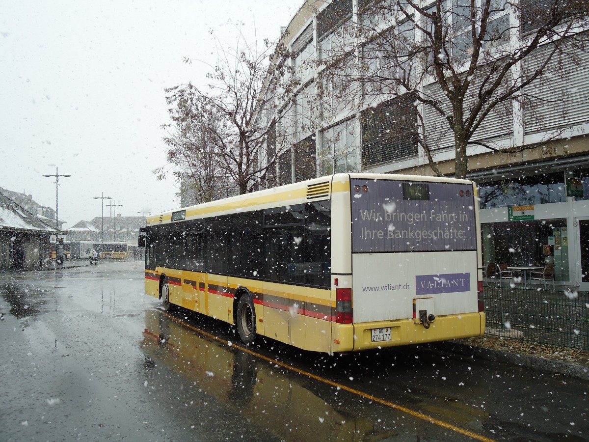(142'315) - STI Thun - Nr. 77/BE 274'177 - MAN am 5. Dezember 2012 bei der Schiffl�ndte Thun