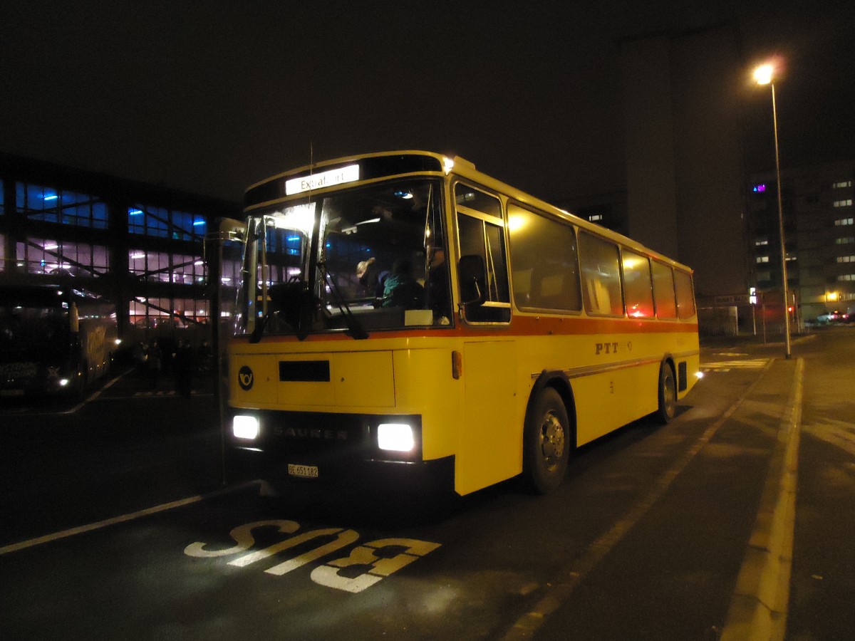 (142'426) - Aus der Schweiz: Bernair, M�nsingen - BE 651'182 - Saurer/T�scher (ex Schebath, Lauerz; ex Albin, F�llanden; ex Heim, Flums) am 8. Dezember 2012 in Colmar, Place Lacarre