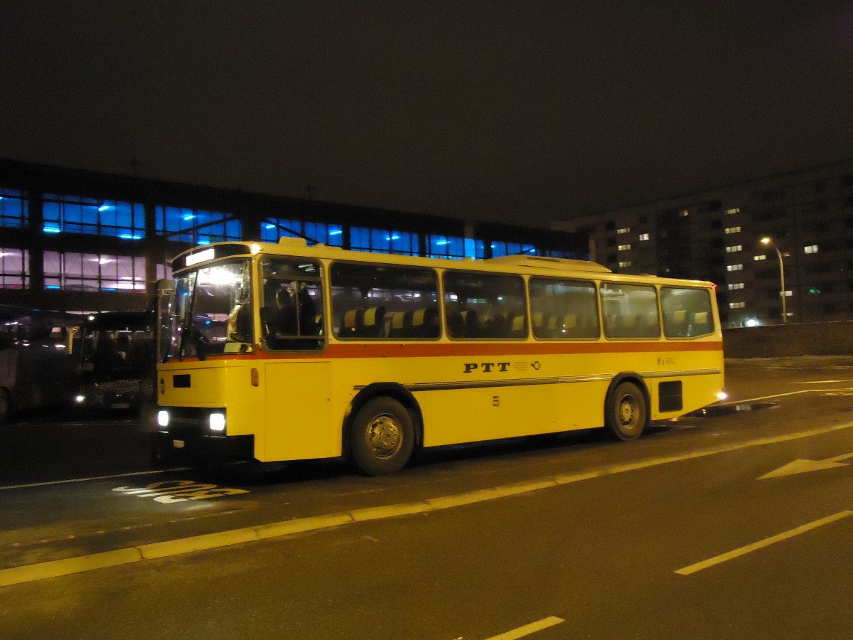 (142'427) - Aus der Schweiz: Bernair, M�nsingen - BE 651'182 - Saurer/T�scher (ex Schebath, Lauerz; ex Albin, F�llanden; ex Heim, Flums) am 8. Dezember 2012 in Colmar, Place Lacarre