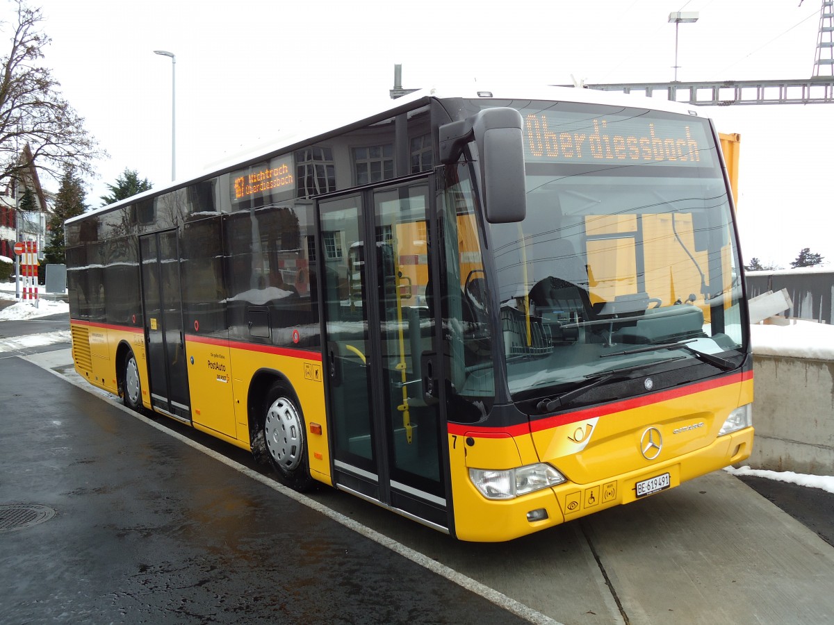 (142'453) - Lengacher, Wichtrach - Nr. 7/BE 619'491 - Mercedes am 10. Dezember 2012 beim Bahnhof M�nsingen
