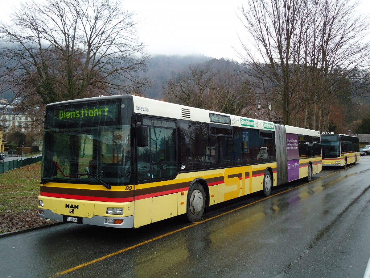 (142'565) - STI Thun - Nr. 89/BE 572'089 - MAN am 20. Dezember 2012 bei der Schiffl�ndte Thun