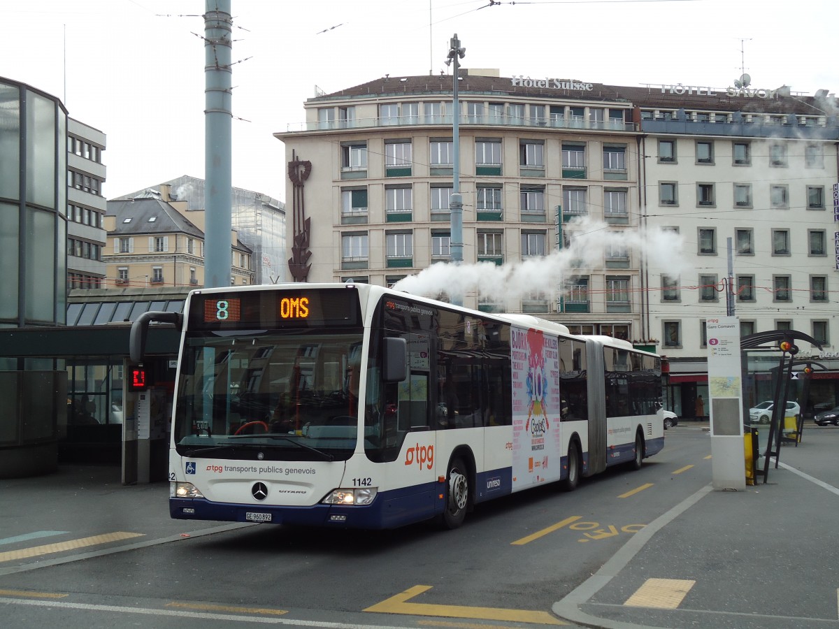 (143'331) - TPG Gen�ve - Nr. 1142/GE 960'892 - Mercedes am 22. Februar 2013 beim Bahnhof Gen�ve