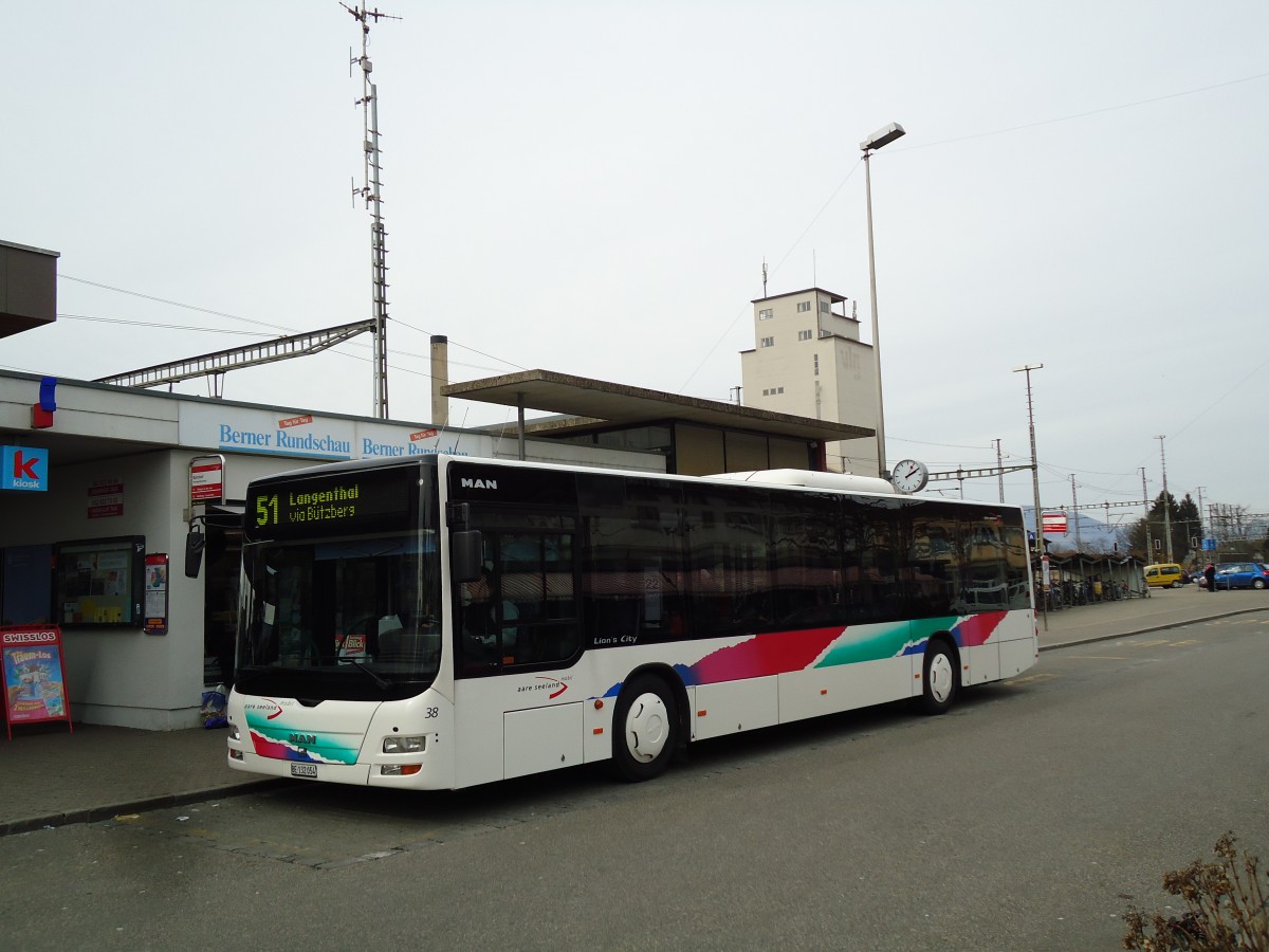 (143'496) - ASm Langenthal - Nr. 38/BE 132'054 - MAN am 16. M�rz 2013 beim Bahnhof Herzogenbuchsee
