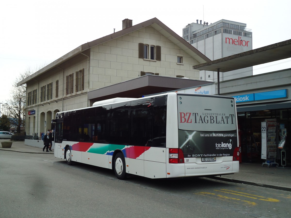 (143'497) - ASm Langenthal - Nr. 38/BE 132'054 - MAN am 16. M�rz 2013 beim Bahnhof Herzogenbuchsee