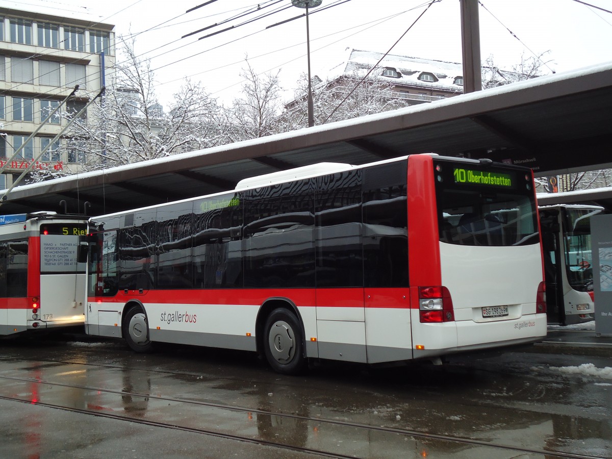 (143'647) - St. Gallerbus, St. Gallen - Nr. 269/SG 198'269 - MAN/G�ppel am 20. April 2013 beim Bahnhof St. Gallen