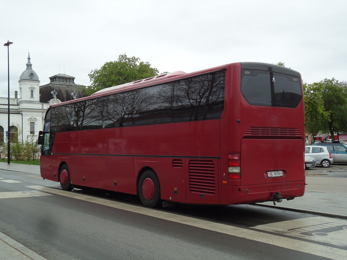 (143'918) - Dupraz, Gen�ve - Nr. 1031/GE 96'756 - Neoplan (ex Nr. 31) am 27. April 2013 beim Bahnhof Yverdon