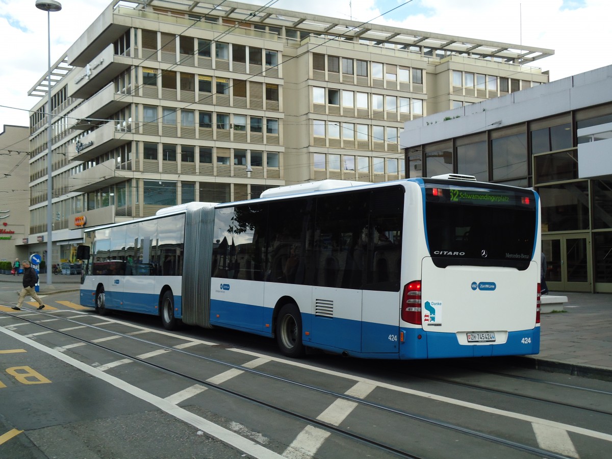 (144'448) - VBZ Z�rich - Nr. 424/ZH 745'424 - Mercedes am 20. Mai 2013 beim Bahnhof Z�rich-Oerlikon