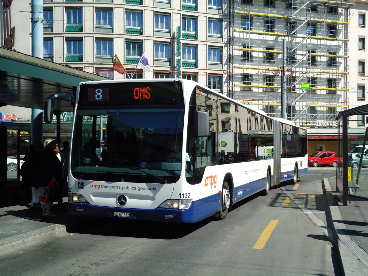 (144'702) - TPG Gen�ve - Nr. 1132/GE 960'882 - Mercedes am 27. Mai 2013 beim Bahnhof Gen�ve