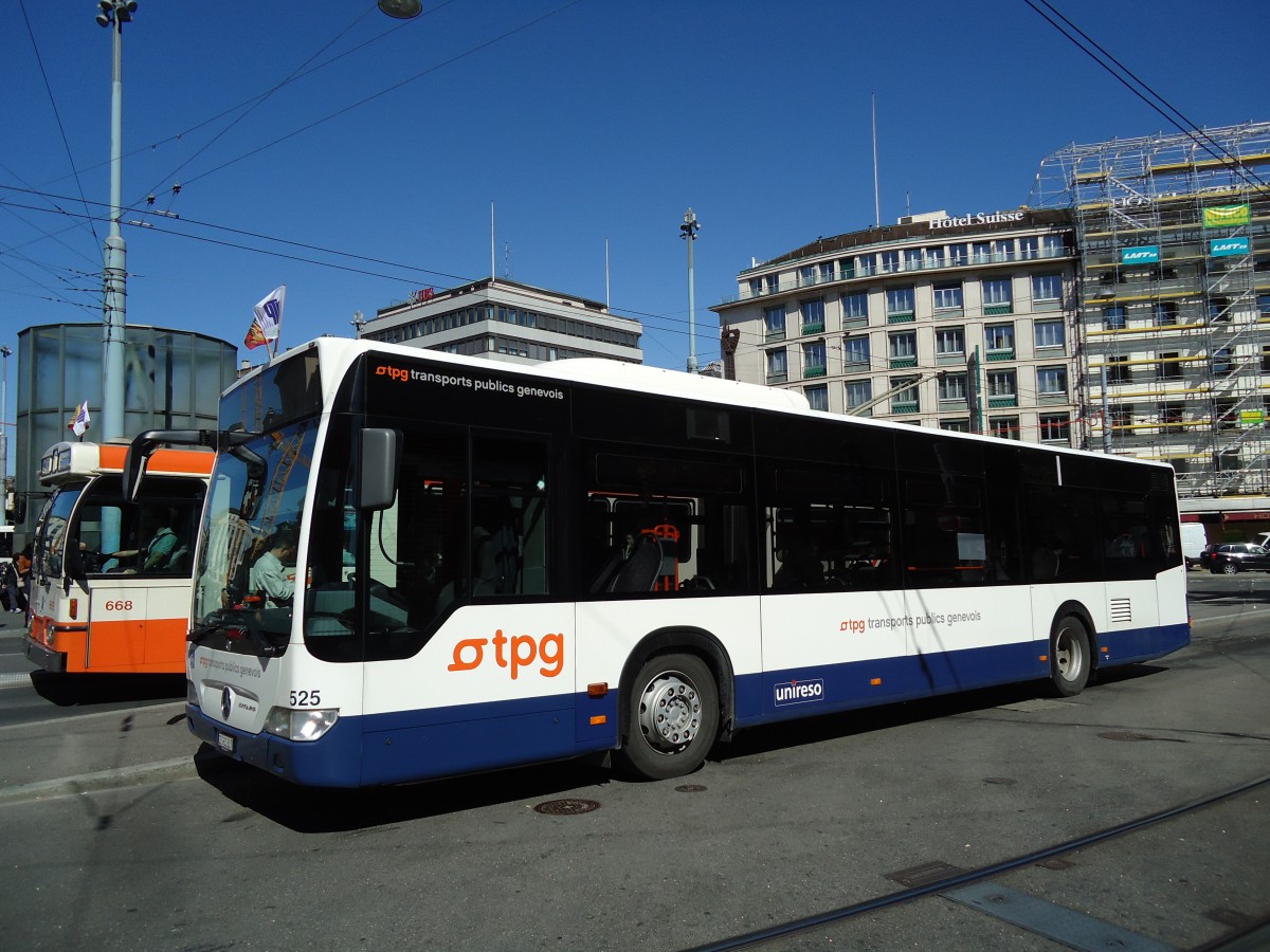 (144'731) - TPG Gen�ve - Nr. 525/GE 960'587 - Mercedes am 27. Mai 2013 beim Bahnhof Gen�ve