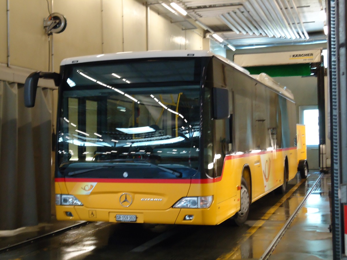 (145'204) - PostAuto Graub�nden - GR 159'302 - Mercedes am 17. Juni 2013 in Chur, Garage
