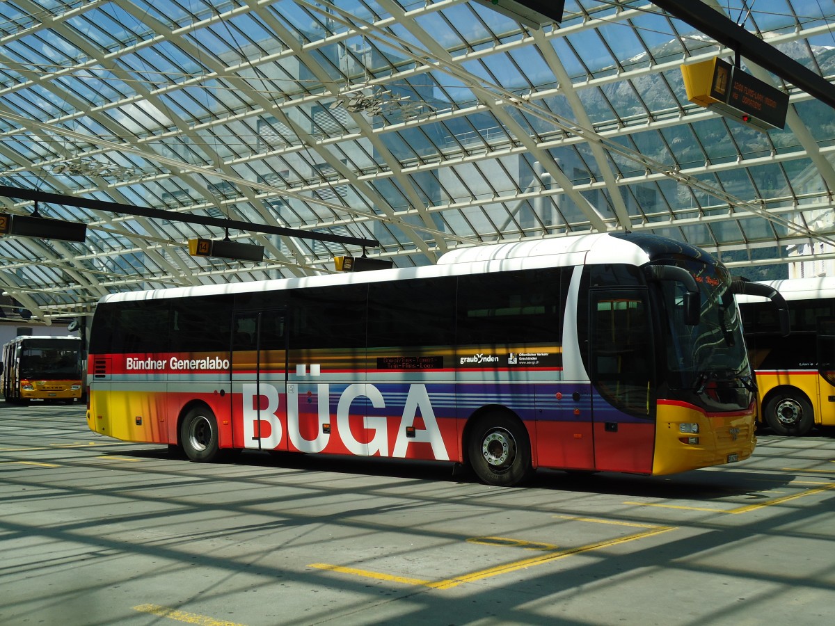(145'211) - PostAuto Graub�nden - GR 162'990 - MAN am 17. Juni 2013 in Chur, Postautostation