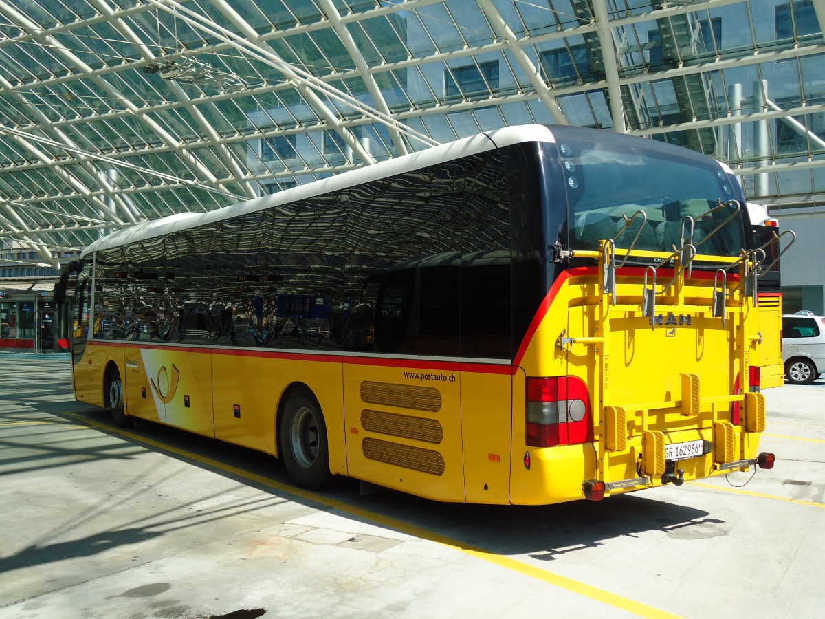 (145'273) - PostAuto Graub�nden - GR 162'986 - MAN am 17. Juni 2013 in Chur, Postautostation