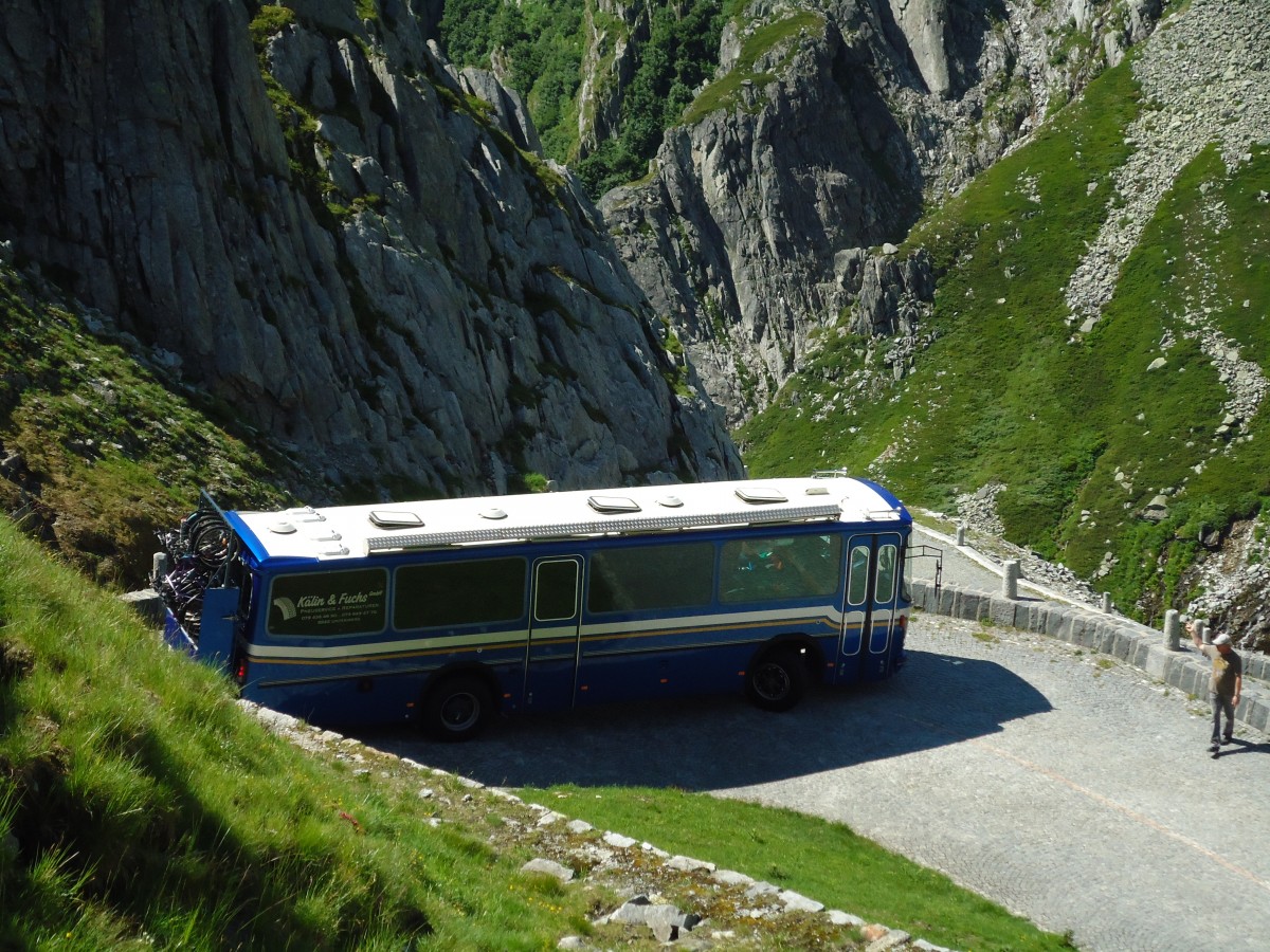(145'878) - Steinauer, Einsiedeln - SZ 25'115 - Saurer/R&J (ex Albin, F�llanden; ex SBB Bern; ex Sol�r&Fontana, Ilanz; ex P 24'359) am 20. Juli 2013 in Gotthard, Alte Tremolastrasse