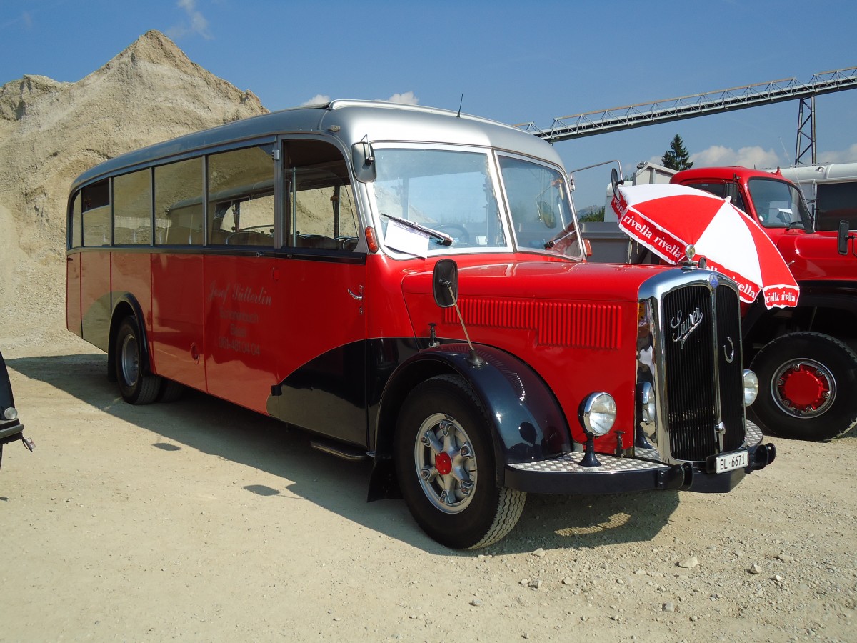 (146'554) - S�tterlin, Sch�nenbuch - BL 6671 - Saurer/Gangloff (ex Geiger, Adelboden Nr. 11; ex P 23'100; ex P 2153) am 31. August 2013 in Niederbipp, Saurertreffen