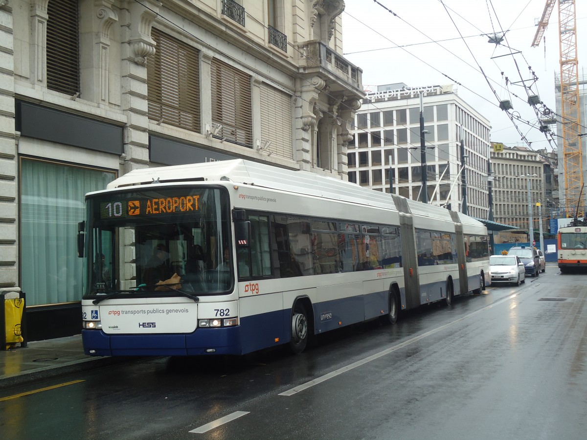 (147'181) - TPG Gen�ve - Nr. 782 - Hess/Hess Doppelgelenktrolleybus am 16. September 2013 in Gen�ve, Bel-Air
