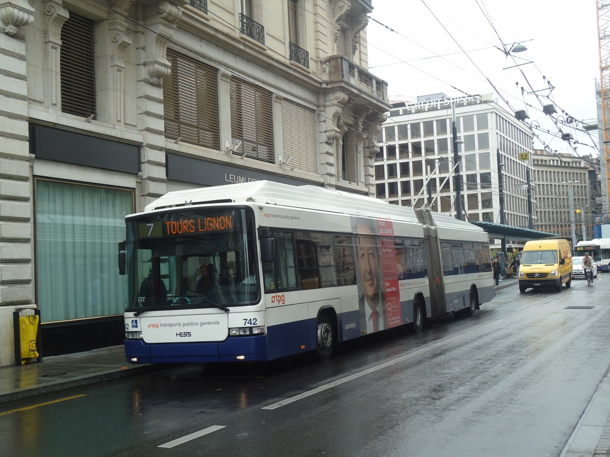 (147'182) - TPG Gen�ve - Nr. 742 - Hess/Hess Gelenktrolleybus am 16. September 2013 in Gen�ve, Bel-Air