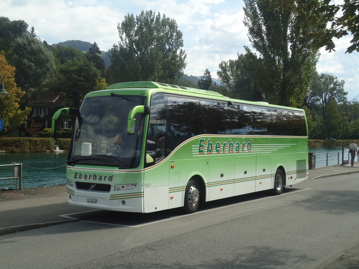 (147'366) - Eberhard, Altendorf - Nr. 4/SZ 29'271 - Volvo am 27. September 2013 bei der Schiffl�ndte Thun