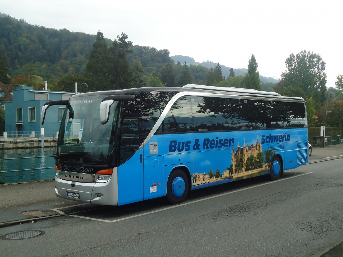(147'462) - Aus Deutschland: Bus&Reisen, Schwerin - SN-SG 260 - Setra am 4. Oktober 2013 bei der Schiffl�ndte Thun