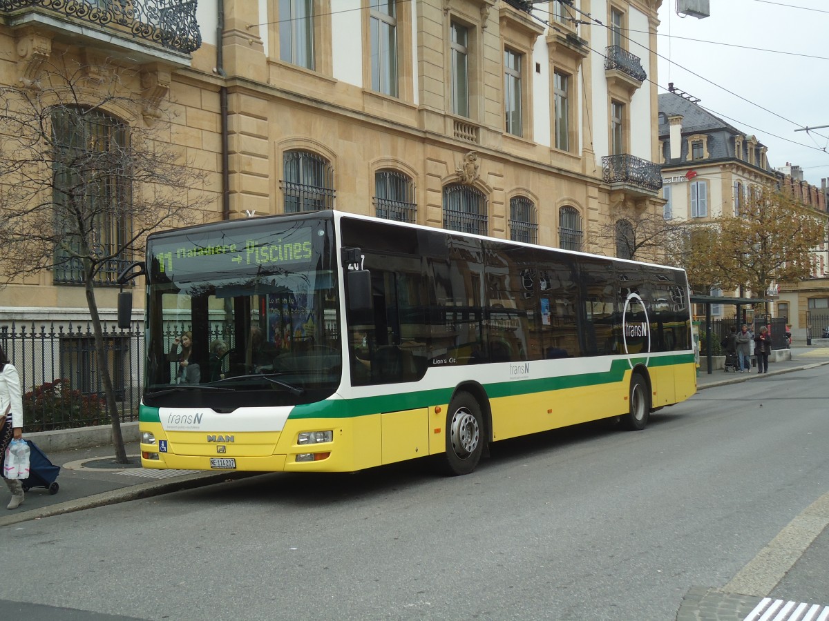 (147'977) - transN, La Chaux-de-Fonds - Nr. 207/NE 114'207 - MAN (ex TN Neuch�tel Nr. 207) am 8. November 2013 in Neuch�tel, Place Pury