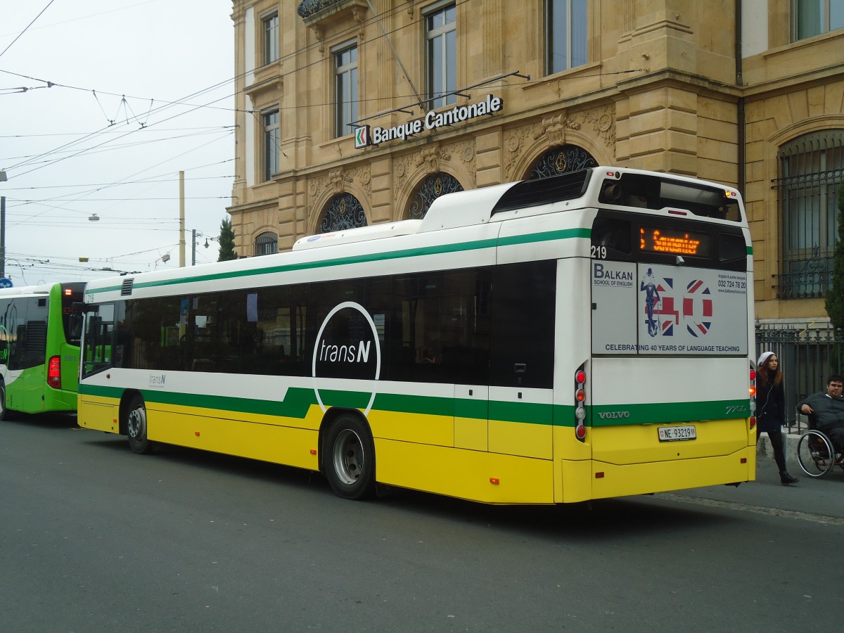 (147'986) - transN, La Chaux-de-Fonds - Nr. 219/NE 93'219 - Volvo (ex TN Neuch�tel Nr. 219) am 8. November 2013 in Neuch�tel, Place Pury