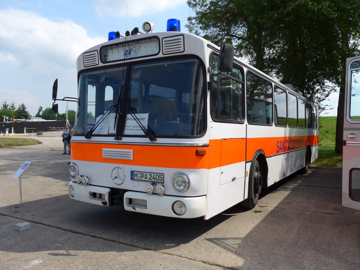 (150'431) - Ambulanz Aicher, M�nchen - M-PA 2405 - Mercedes am 26. April 2014 in Speyer, Technik-Museum