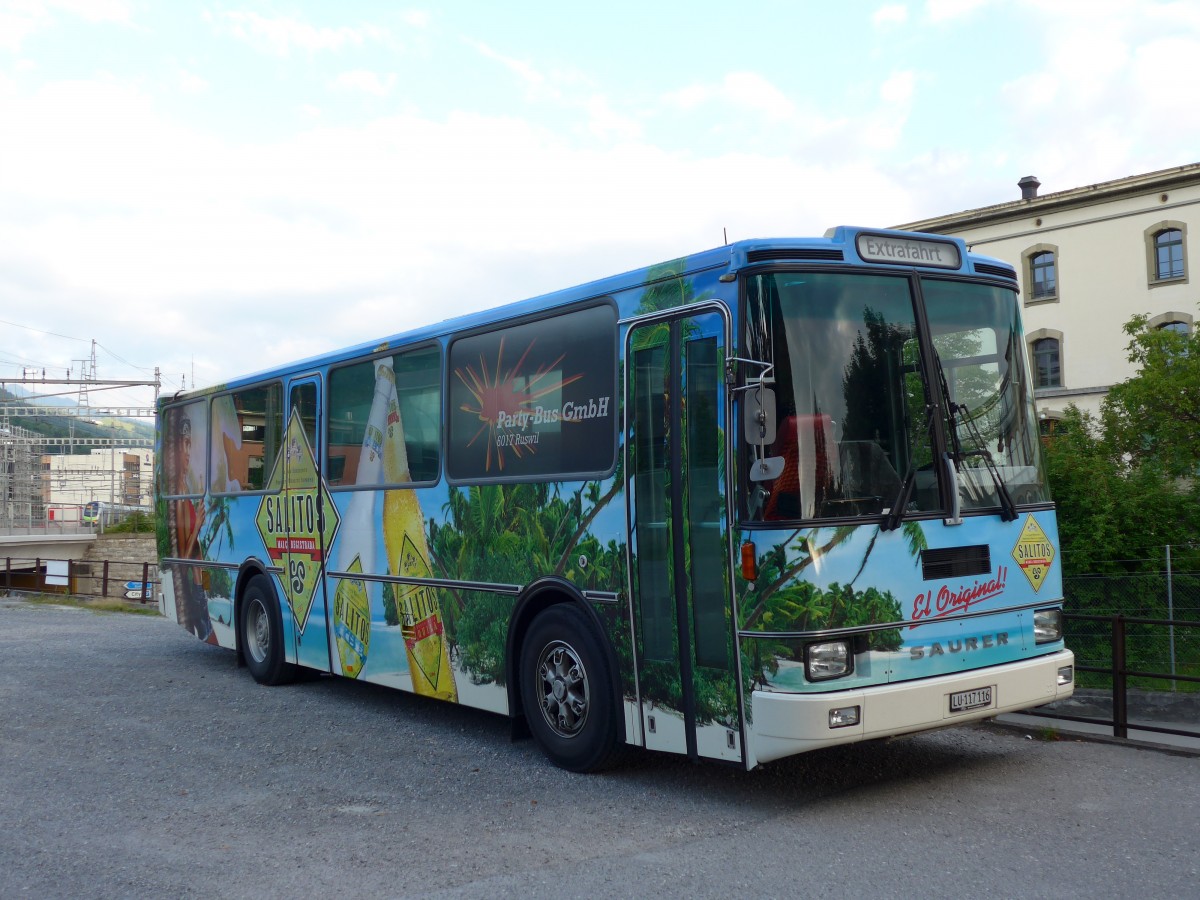 (151'114) - Party-Bus, Ruswil - LU 117'116 - Saurer/R&J (ex Wohlgemuth, Hochwald) am 31. Mai 2014 in Thun, Restaurant Hooters
