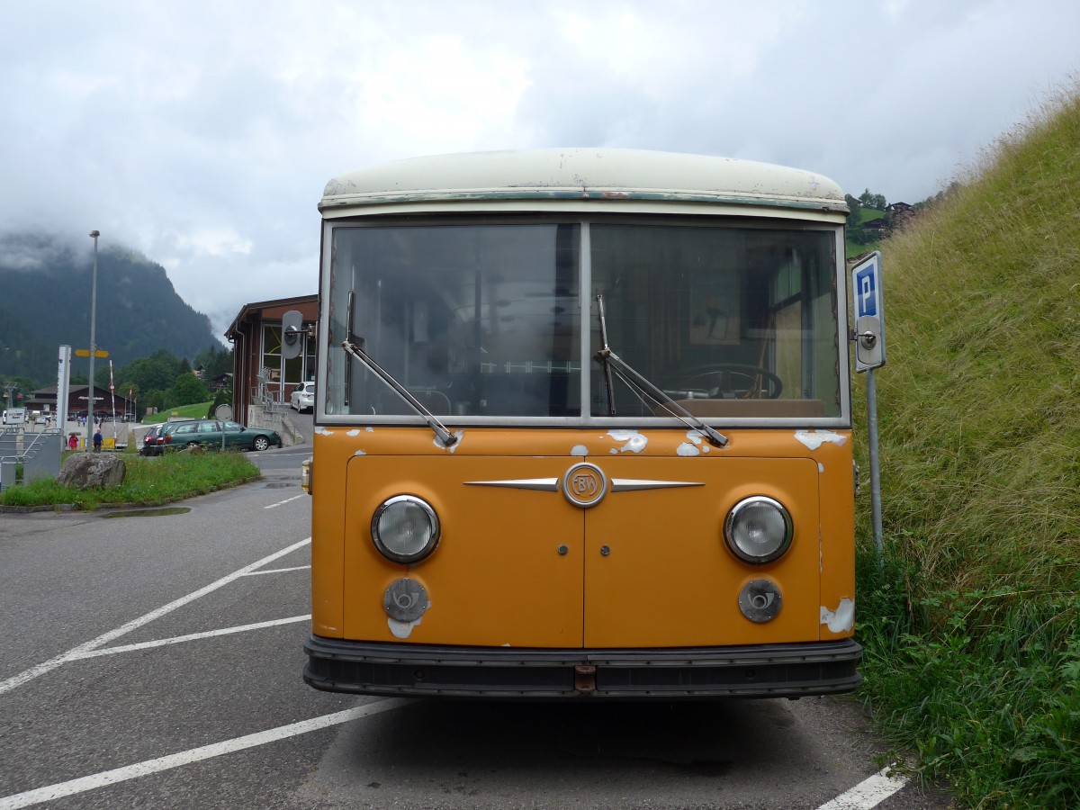 (153'556) - Bus Stop, Grindelwald - Nr. 5 - FBW/R&J (ex Schuler, Orpund; ex Tramverein, Bern; ex Meier, Studen; ex Sch�r, Aegerten; ex ABM Meinisberg Nr. 5; ex ABM Meinisberg Nr. 1) am 3. August 2014 in Grindelwald, Grund
