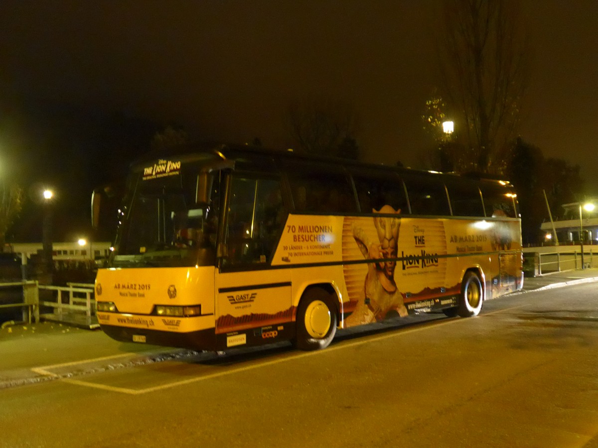 (157'581) - Gast, Utzenstorf - SO 135'569 - Neoplan (ex Seiler, Gerlafingen) am 28. November 2014 bei der Schiffl�ndte Thun