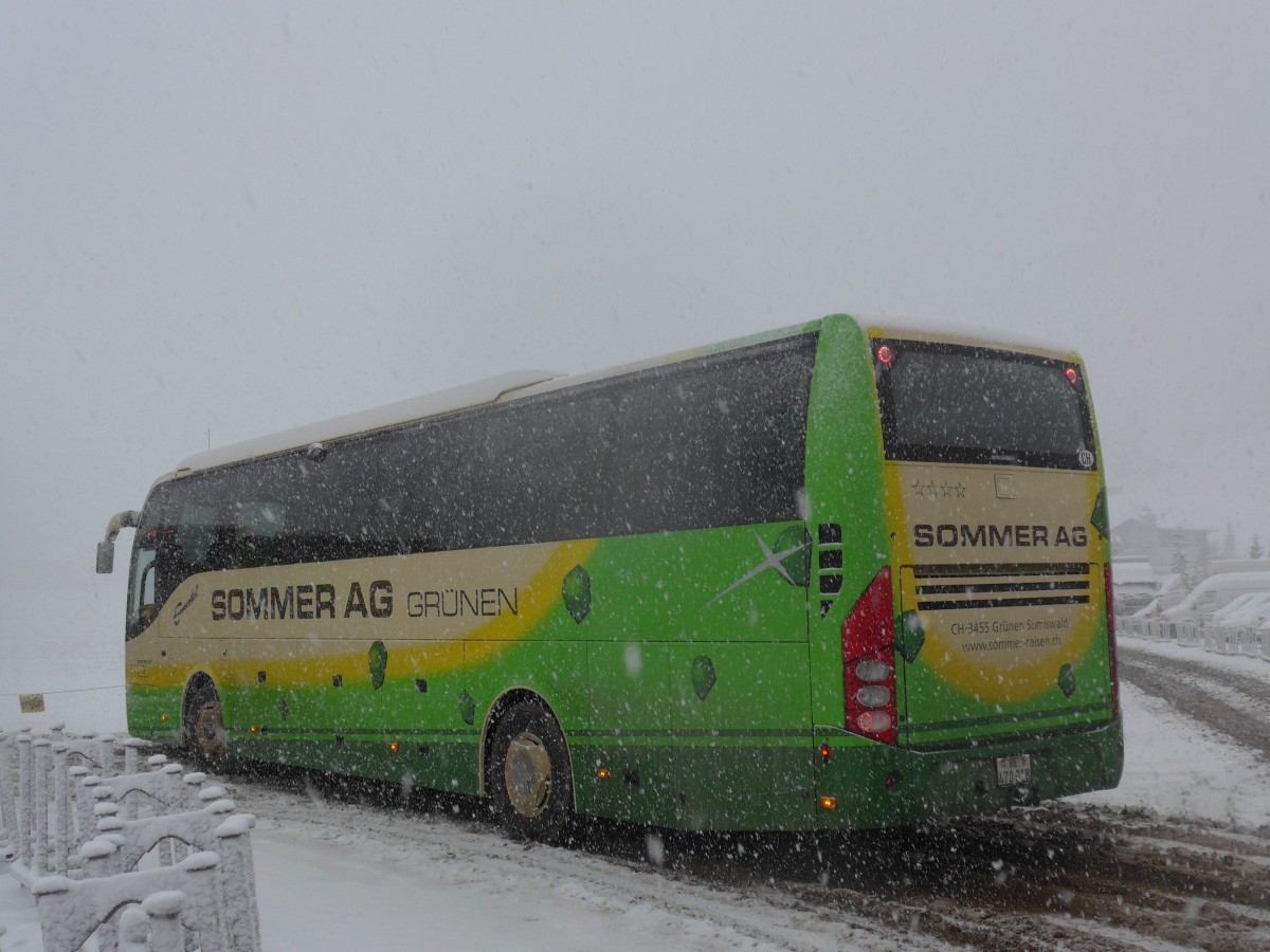 (158'261) - Sommer, Gr�nen - BE 470'018 - Volvo am 11. Januar 2015 in Adelboden, Weltcup
