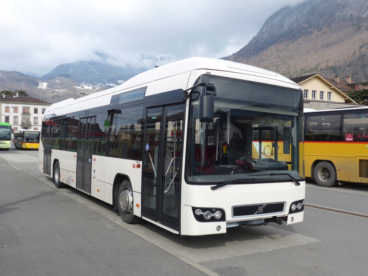 (158'898) - TPC Aigle - VD 1186 - Volvo (ex VZO Gr�ningen Nr. 816) am 28. Februar 2015 beim Bahnhof Aigle
