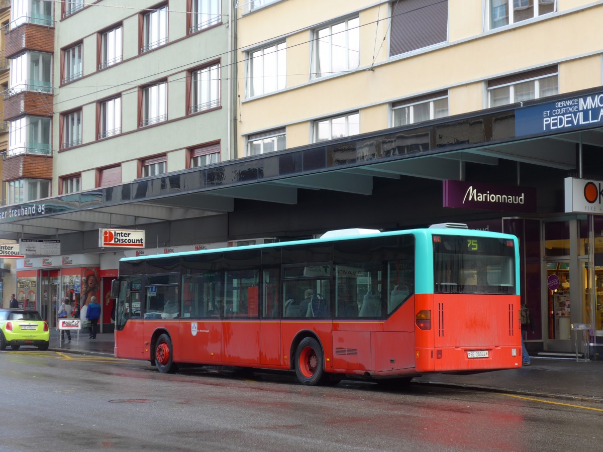 (158'950) - Binggeli, Studen - BE 20'044 - Mercedes (ex VB Biel Nr. 128) am 2. M�rz 2015 beim Bahnhof Biel