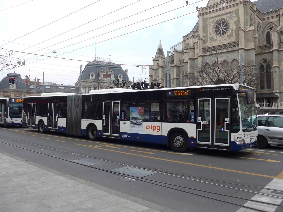 (159'161) - TPG Gen�ve - Nr. 1109/GE 960'859 - Mercedes am 14. M�rz 2015 in Gen�ve, Place des Vingt-Deux-Cantons