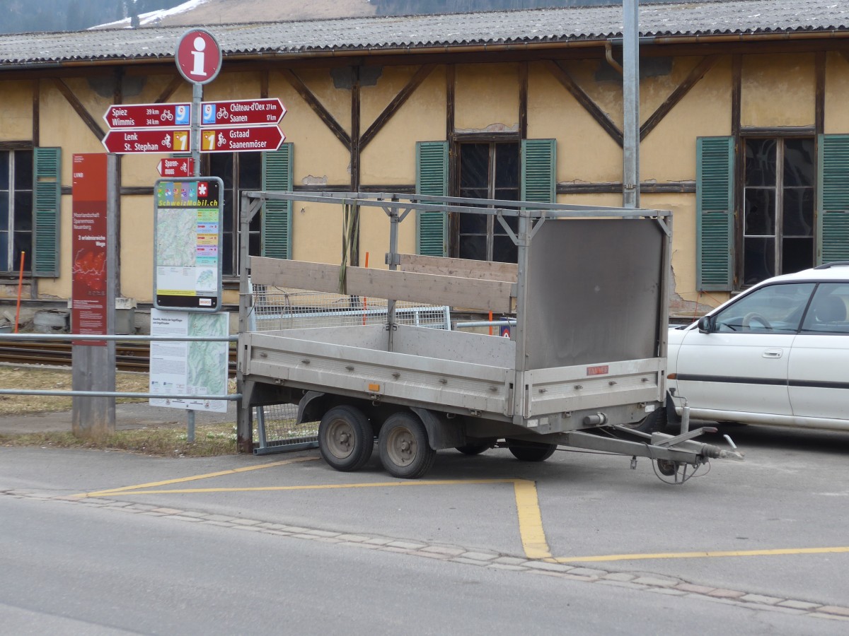 (159'204) - AFA Adelboden - Nr. 65/BE 682'046 - Humbaur Gep�ckanh�nger am 16. M�rz 2015 beim Bahnhof Zweisimmen