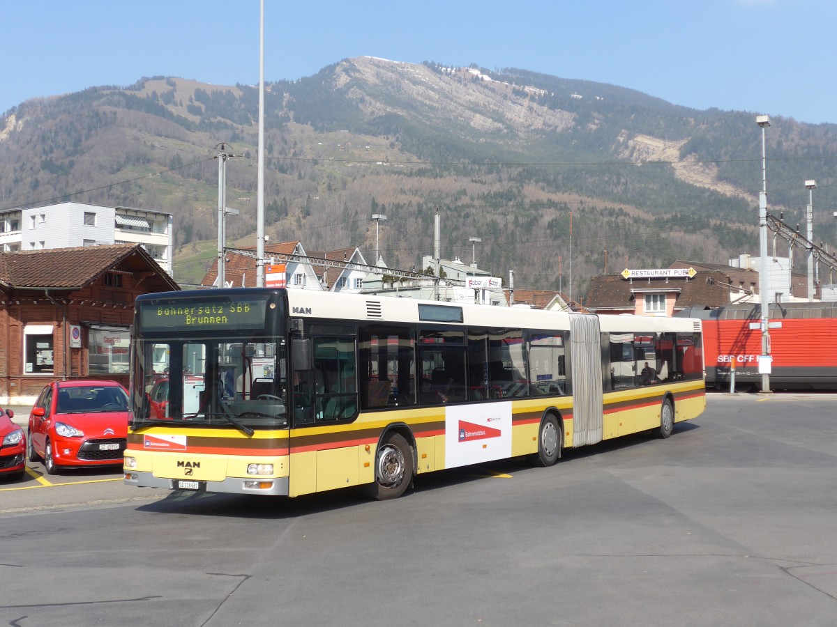 (159'344) - AAGS Schwyz - Nr. 81/SZ 118'681 - MAN (ex STI Thun Nr. 90) am 18. M�rz 2015 beim Bahnhof Arth-Goldau