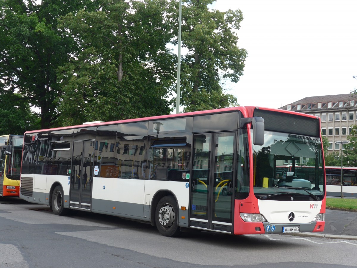(162'713) - NVG W�rzburg - Nr. 442/W�-AK 442 - Mercedes am 27. Juni 2015 beim Bahnhof W�rzburg