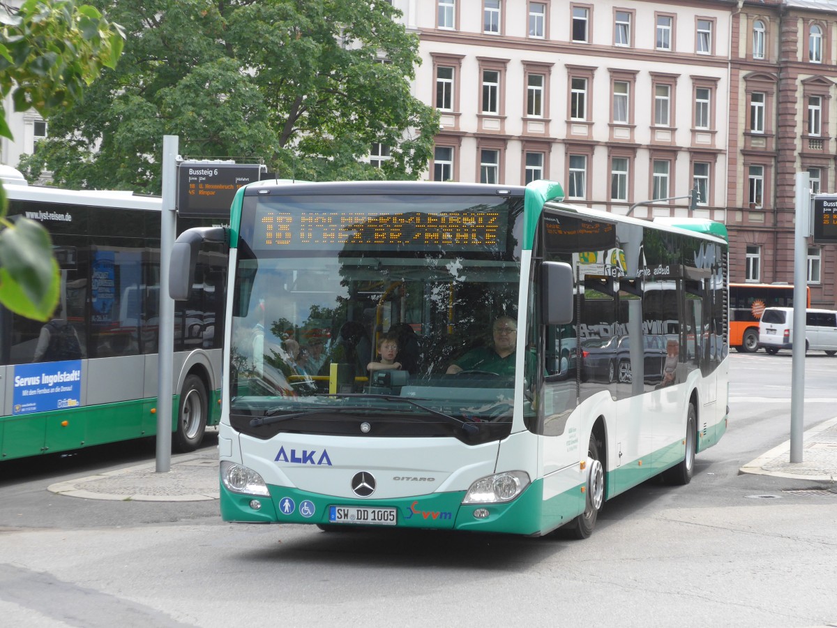 (162'735) - ALKA-Reisen, Schwanfeld - SW-DD 1005 - Mercedes am 27. Juni 2015 beim Bahnhof W�rzburg