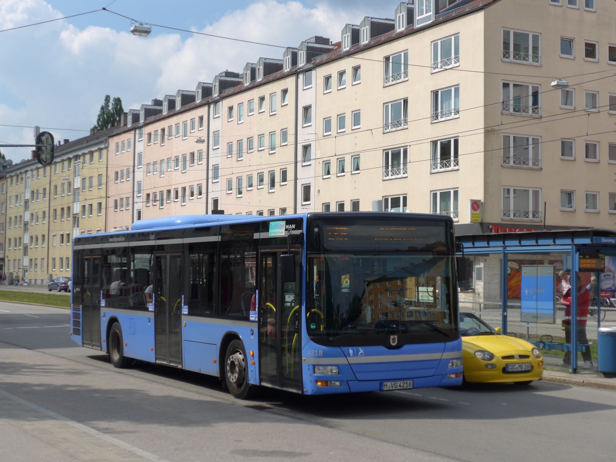 (162'779) - MVG M�nchen - Nr. 4218/M-VG 4218 - MAN am 28. Juni 2015 in M�nchen, Bahnhof Giesing