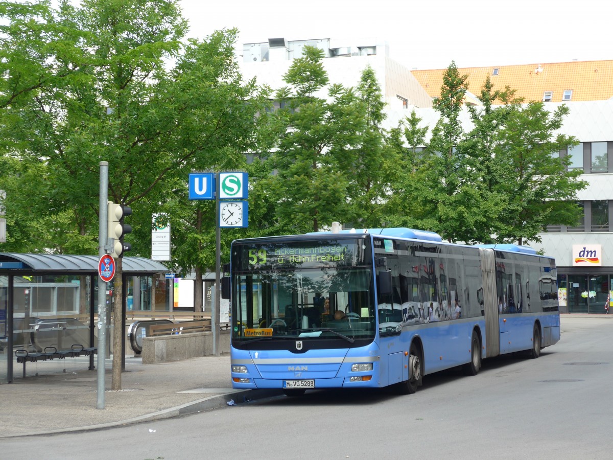(162'784) - MVG M�nchen - Nr. 5288/M-VG 5288 - MAN am 28. Juni 2015 in M�nchen, Bahnhof Giesing