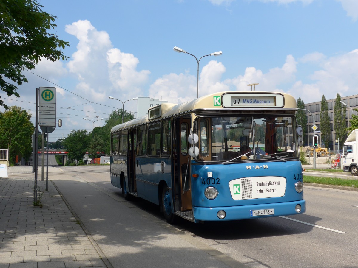 (162'798) - MVG M�nchen (OCM) - Nr. 4002/M-MA 163H - MAN am 28. Juni 2015 in M�nchen, MVG-Museum
