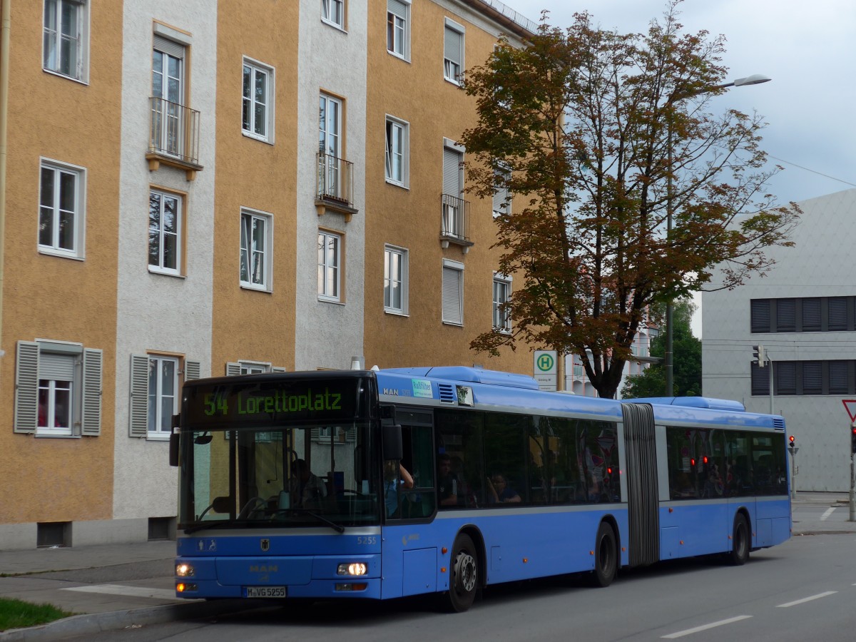 (162'858) - MVG M�nchen - Nr. 5255/M-VG 5255 - MAN am 28. Juni 2015 in M�nchen, Bahnhof Giesing