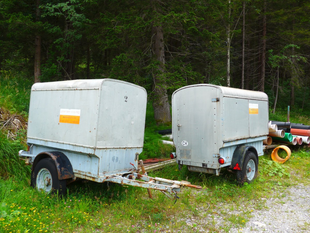 (163'159) - Pieren, Adelboden - Nr. 2 + 5 - Aebi Gep�ckanh�nger (ex AFA Adelboden Nr. 2 + 5) am 26. Juli 2015 in Adelboden, Margeli