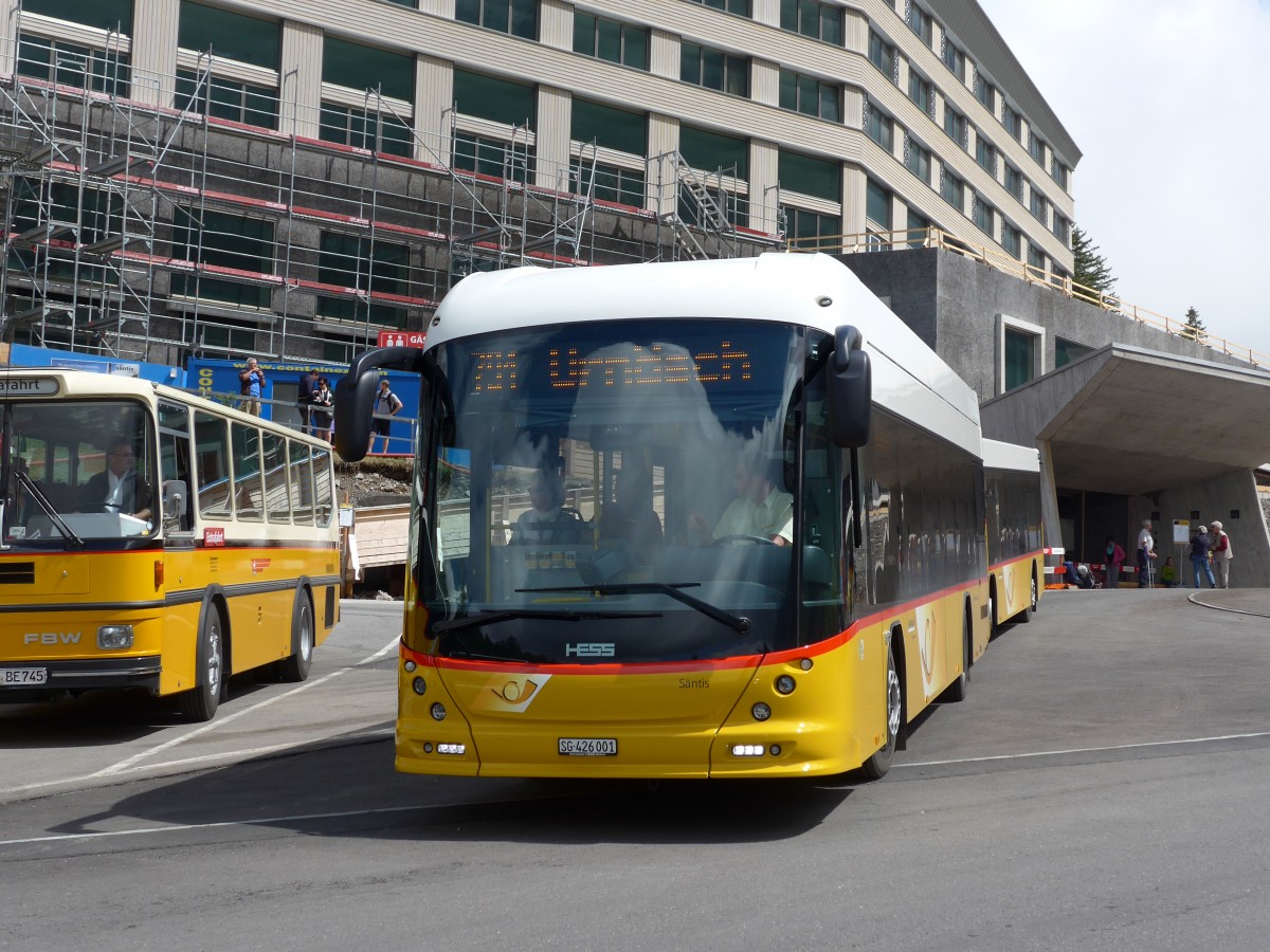 (163'239) - PostAuto Ostschweiz - SG 426'001 - Hess am 2. August 2015 in Schw�galp, S�ntis-Schwebebahn